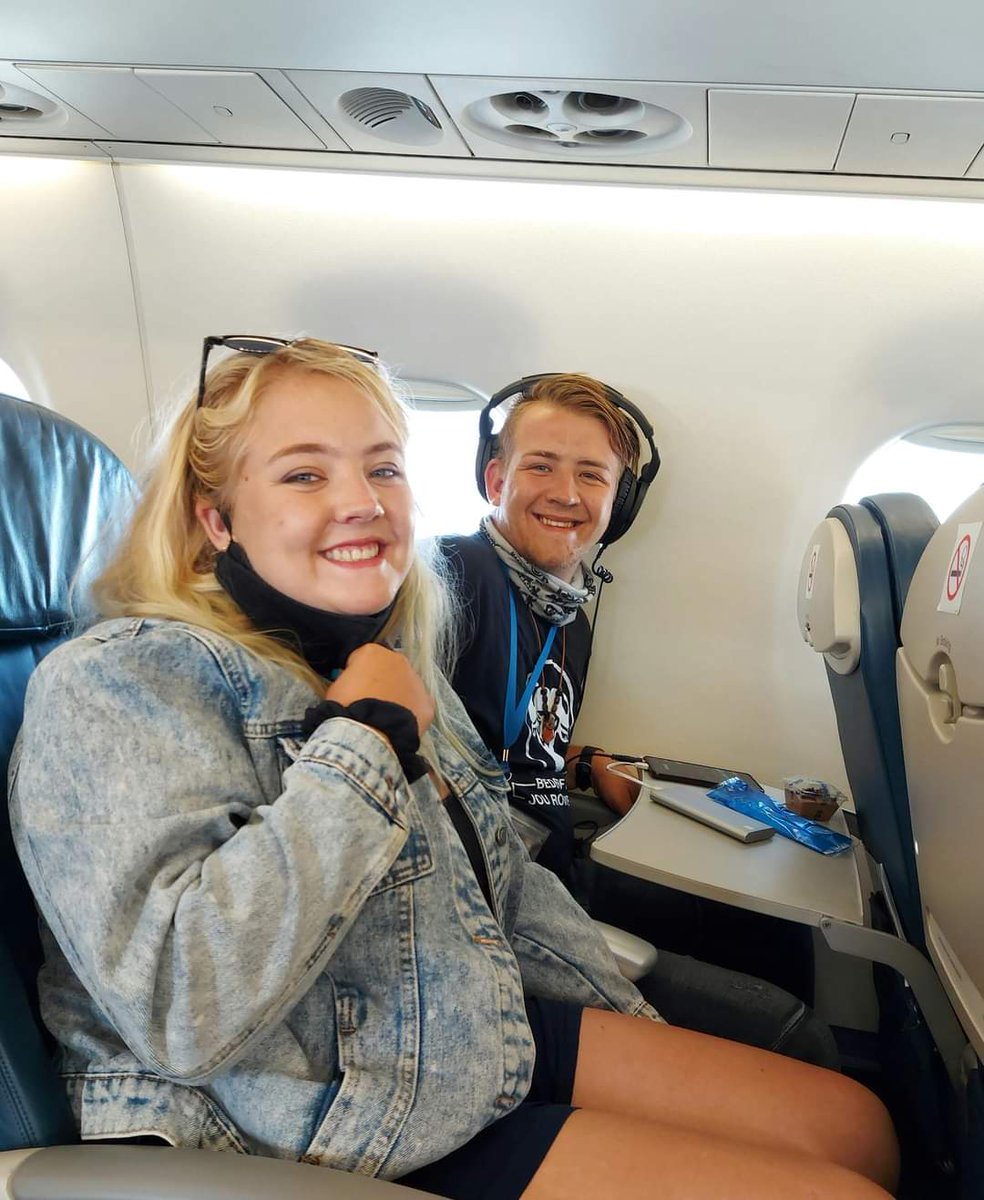 BOTONEY's tweet image. Sibling Travels @Fly_Airlink

#FlyAirlink #Spring10k
#Competition #LoveTheLink