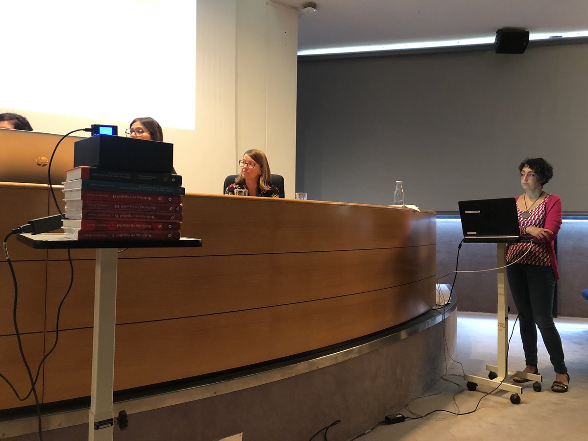 EmiliaMatallana's tweet photo. Silvia Ambrós @i2sysbio modera la mesa redonda de Experiencias y Vicisitudes en Postdoc Day @iata_csic @CSICval  @CSIC @UV_EG @parccientificuv https://t.co/ln3YSlynpa