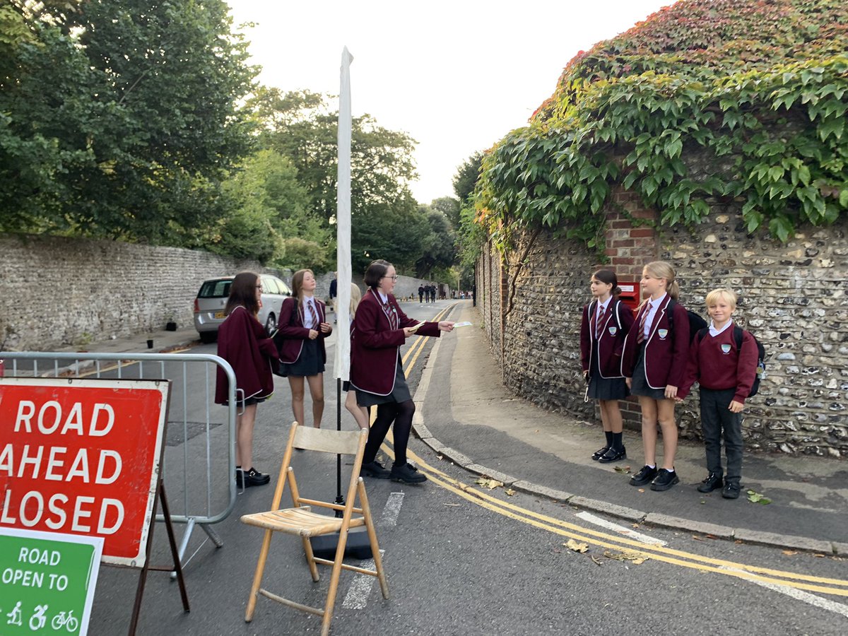 EcoEd2030's tweet photo. Happy #WorldCarFreeDay 2022! Gildredge House School’s third year of road closure. Let’shope it leads to a permanent #schoolstreet! https://t.co/vMv3d8gScJ