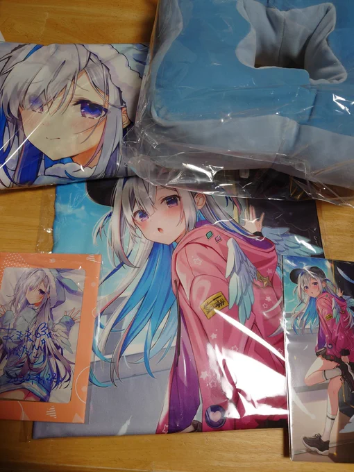 かなたそのグッズきたーーーー 
