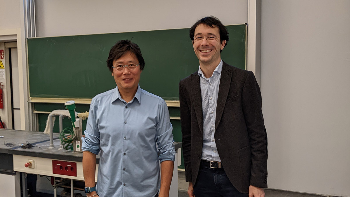 TheGatherLab's tweet photo. Many thanks to Chihaya Adachi @futurexciton @KyushuUniv_EN from Klaus Meerholz and me for his visit to @ChemUniCologne and his excellent talk yesterday. #OLED #TADF #hyperfluorescence https://t.co/iSt3y1M7fy
