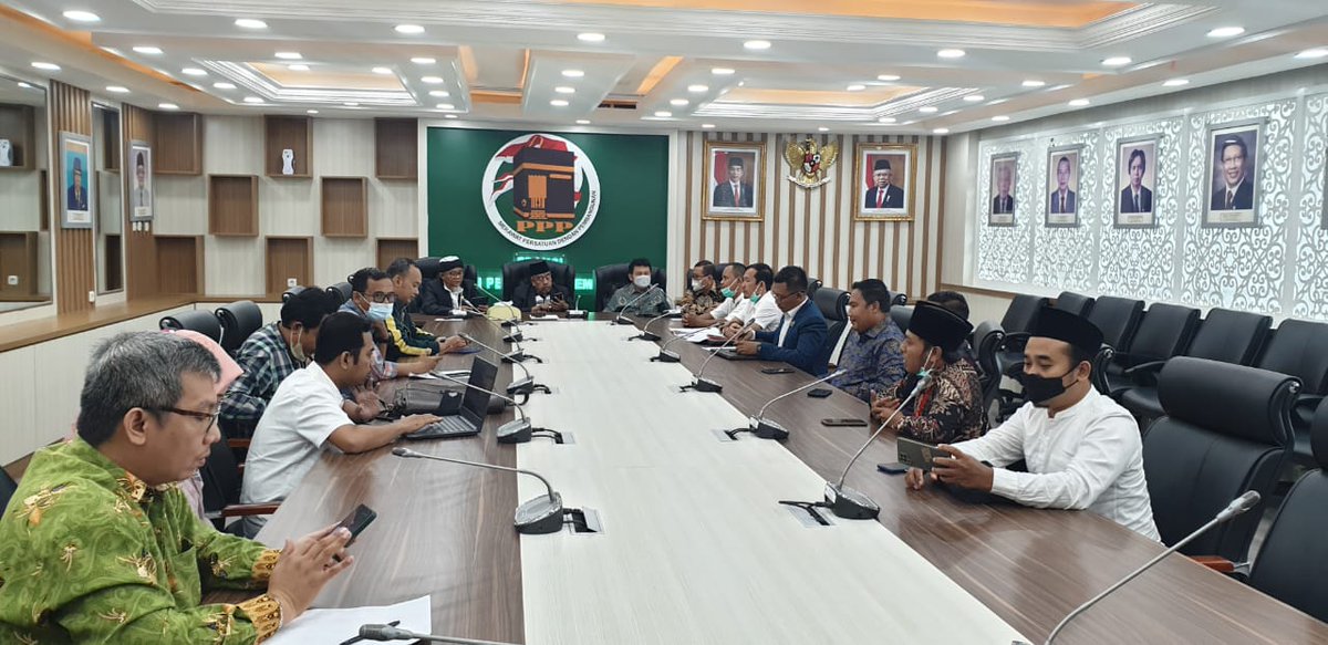 DPP_PPP's tweet photo. Fraksi PPP DPR RI menerima audiensi tokoh masyarakat menolak nikah beda agama di kantor Fraksi PPP DPR RI Senayan. (22/09/2022)

#PartaiPPP https://t.co/Ac4qkbG5gH