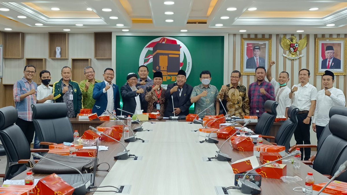 DPP_PPP's tweet photo. Fraksi PPP DPR RI menerima audiensi tokoh masyarakat menolak nikah beda agama di kantor Fraksi PPP DPR RI Senayan. (22/09/2022)

#PartaiPPP https://t.co/Ac4qkbG5gH