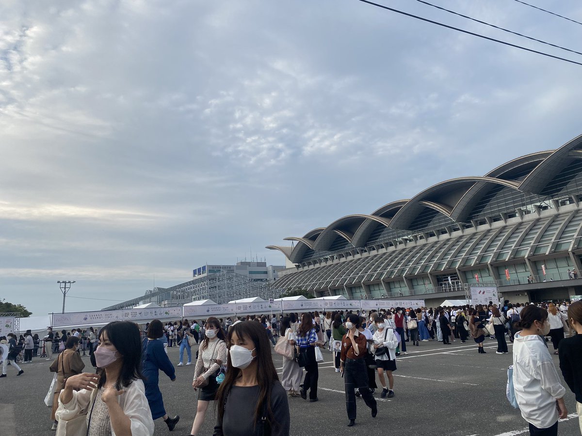 N61131019's tweet photo. @enk_knt グッズ売ってるところの中にいます！
どの辺にいらっしゃいますか？ https://t.co/FVO3UIohFV