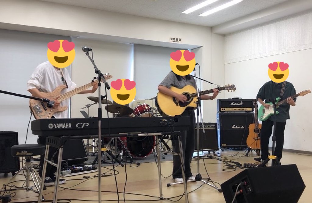keion_thu's tweet photo. 初めまして！
帝京平成大学 池袋キャンパス 軽音サークルです。
9月3日に行われた梟祭(学園祭)にて、発表を行いました。
初めての学園祭ライブにも関わらず、沢山の方に来ていただき嬉しく思います！
これからもイベント等を随時ツイートしていきます！ https://t.co/6BLlrg4XBT