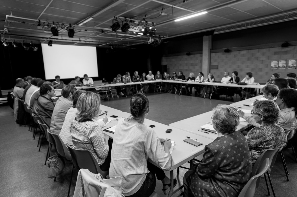 ABezzayer's tweet photo. J-5 avant le #CongrèsHLM de l'@UnionHlm à #Lyon ! 
Les #designers de @CCdesignUrbain vous donnent rendez-vous du 27 au 29 septembre pour échanger sur la #rehabilitation, les #fresquesmurales et la #concertation avec les #habitants...
Translate Tweet
Image https://t.co/H0PyIgIpY1