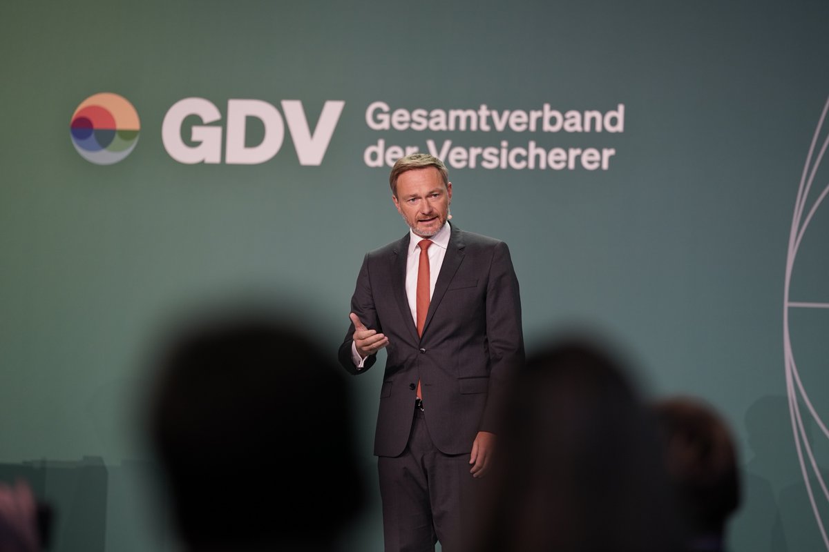 gdv_de's tweet photo. Wishlist an die #Versicherer: Ich glaube, Sie könnten noch deutlicher ihre Rolle darstellen, so @c_lindner  #VersTag22 https://t.co/xnWhKBYDF1
