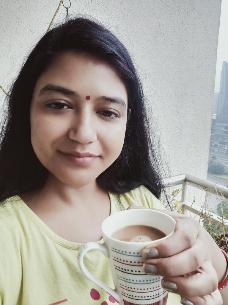 jha_bhabya's tweet photo. Aaj shaam ka intazar nhi kar pai
Itna suhana mousam hai noida ka
To chai to banti hai na 😍😍
#rainyday #OSM #mousam 
#tealover #hellotweeter https://t.co/91RTvGbFk8
