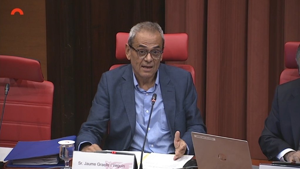 esquerraLH's tweet photo. [DIRECTE] 🗣️@jaumegraells compareix aquest matí al #Parlament a la Comissió d'Afers Institucionals per explicar i donar compte de totes les irregularitats detectades en la gestió del #ConsellEsportiuLH, i que ell va denunciar. 

Cal anar fins al final. 

📲https://t.co/t0RpC1Feit https://t.co/IageG5cjLa