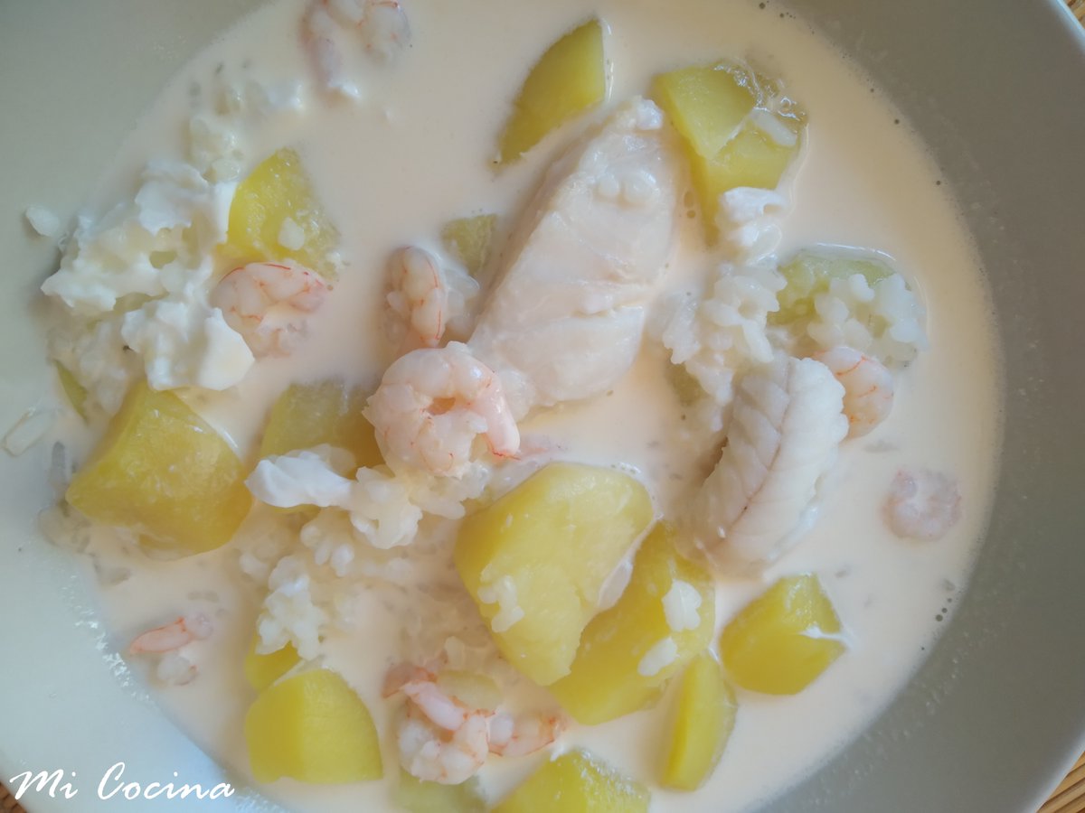 MicocinaCR's tweet photo. Buenos dias, les cuento:14 años publicando un #blogderecetas Hoy 631 de ellas #recetastradicionalesmalagueñas #cocinapopulardeMálaga con @SaboraMalaga orgullosa de mi tierra y de la mar. ¿Conocen mi #blog? donde el protagonista quizás es el #Gazpachuelo https://t.co/49d4dPax18 https://t.co/QrXMBvv1w2