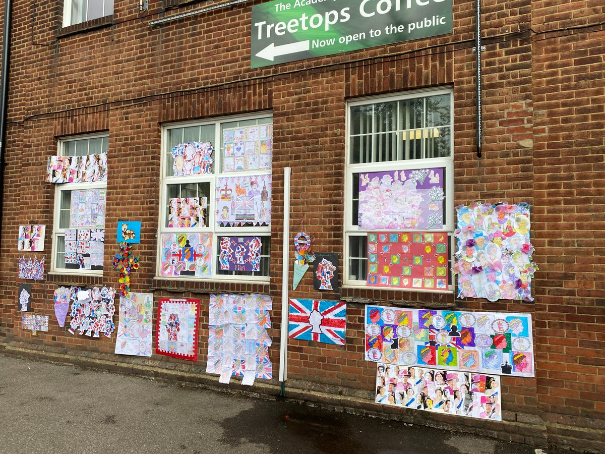 Woodlands_aca's tweet photo. Some of our wonderful class collages created in memory of HRH Queen Elizabeth II @RivermeadCEO @RivermeadSchool @HSWprimary @WaldersladeP @MarlboroughCent https://t.co/FRct1sqzOx