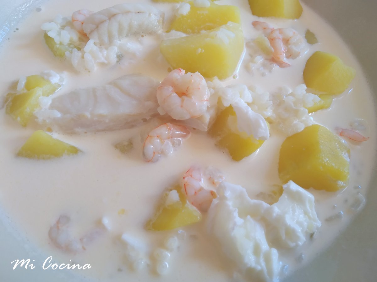 MicocinaCR's tweet photo. Buenos dias, les cuento:14 años publicando un #blogderecetas Hoy 631 de ellas #recetastradicionalesmalagueñas #cocinapopulardeMálaga con @SaboraMalaga orgullosa de mi tierra y de la mar. ¿Conocen mi #blog? donde el protagonista quizás es el #Gazpachuelo https://t.co/49d4dPax18 https://t.co/QrXMBvv1w2