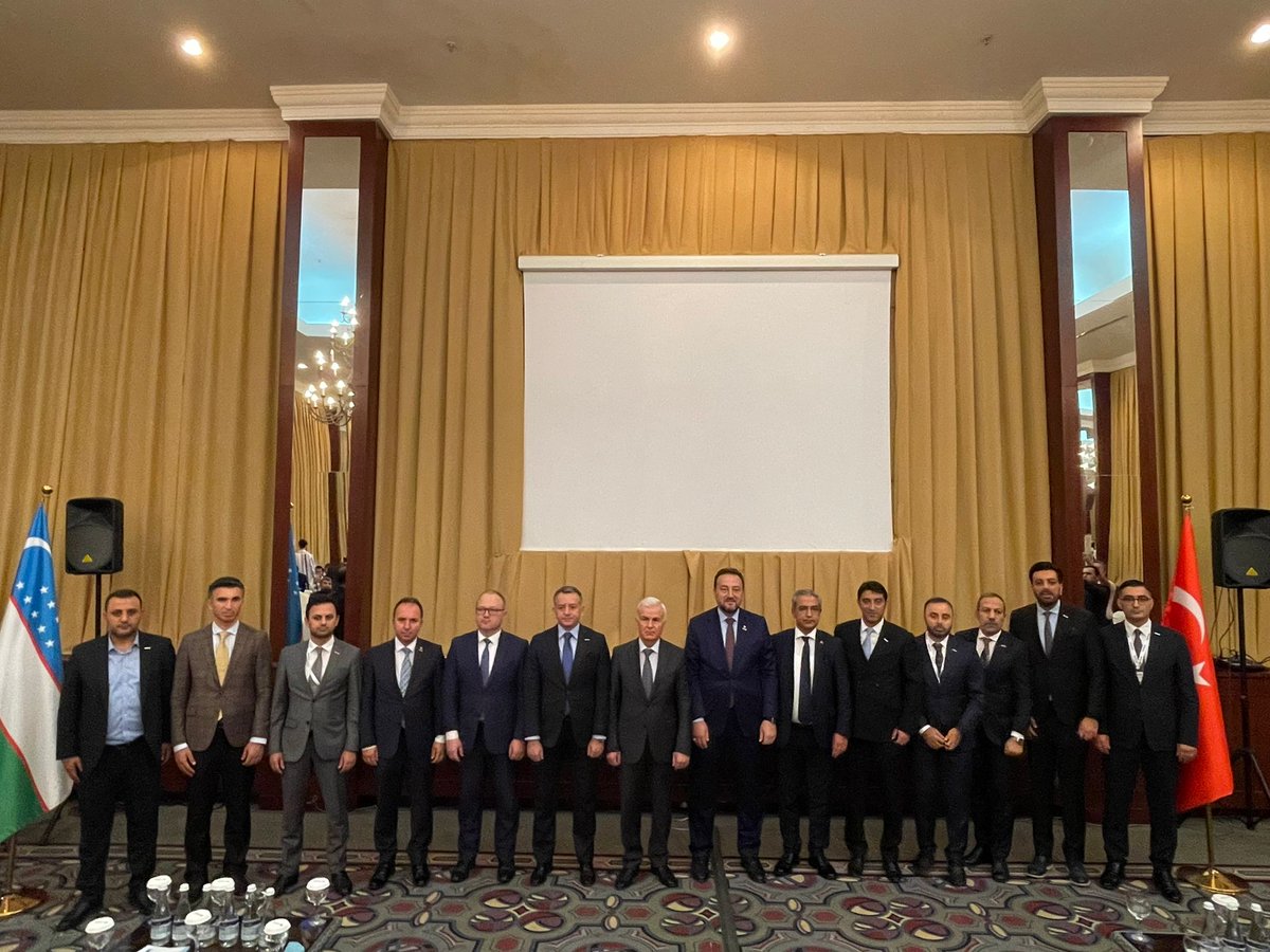 🇹🇷-🇺🇿 İş Forumu Açılış Programını <a href="/TC_TaskentBE/">Türkiye in Uzbekistan</a> Büyükelçimiz Sn.Olgan Bekar, Şube Bşk.Serdar Kelebek, Özbekistan Tic. ve Sanç Odası Bşk.Yrd. Islom Kazimovich, YK üyelerimiz, Türk ve Özbek iş dünyası temsilcileri, bölgedeki iş insanları ve üyelerimizin katılımıyla gerçekleştirdik.