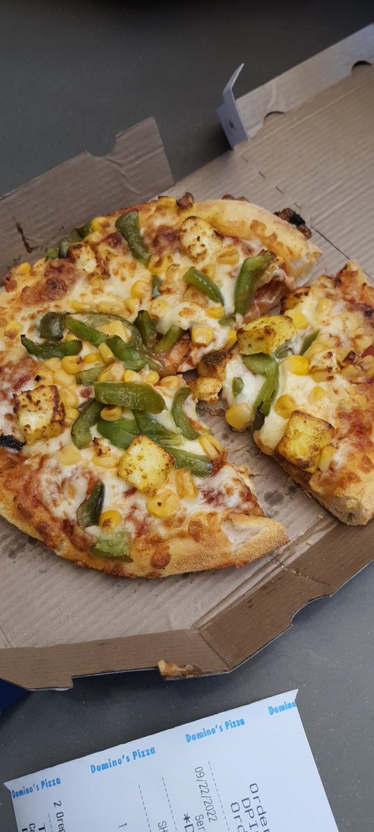 rahulagarwal_96's tweet photo. @dominos_india @dominos we specifically asked to remove green bell peppers and keep the red paprika and this is what I got!
Wonderful customer satisfaction at @dominos_india store in DLF Mall of India, Noida https://t.co/IN82XFoDQ0