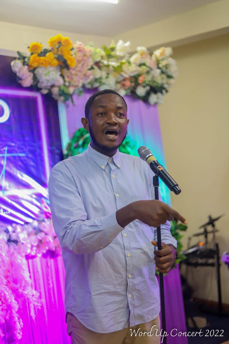 vpjglobal's tweet photo. Picture Highlights: One of Ghana’s finest poet @eli_sabblah was available and graced the “Word Up Concert” last weekend. You really missed on a great ministration if you weren’t available cc @kingwonderword
#VPJ #wordupconcert #gospelblog https://t.co/7XDc2DAxDW
