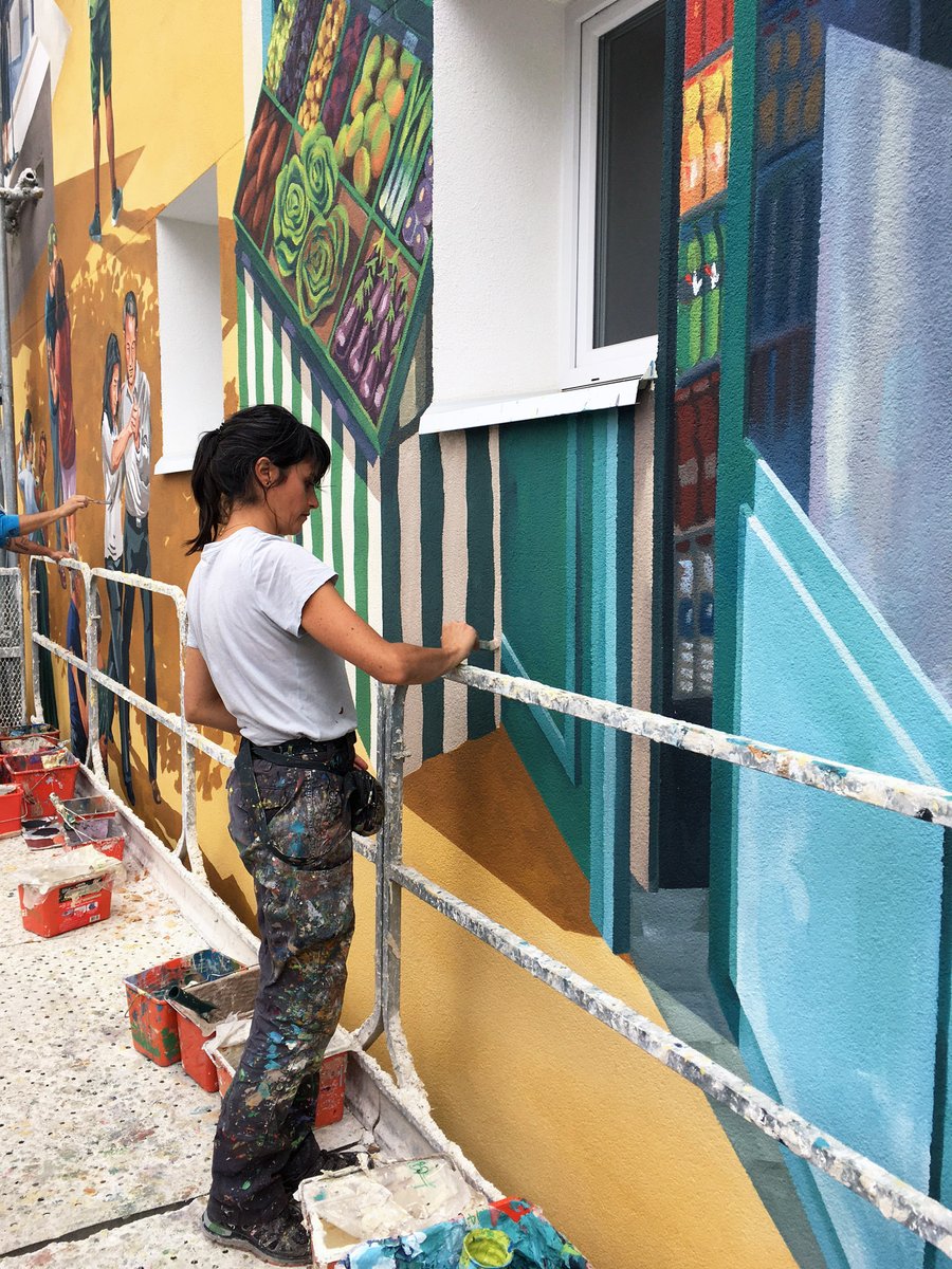 ABezzayer's tweet photo. La Place des Fêtes, à @Paris, connaît un nouveau visage. Une nouvelle #oeuvremurale de 700m2 a pu voir le jour grâce à la synergie du #bailleursocial, @CDC_Habitat et @CCdesignUrbain pour la plus grande fierté des #habitants
#fresquemurale #ITE #rehabilitation #renovationurbaine https://t.co/hCd0tHUOHY