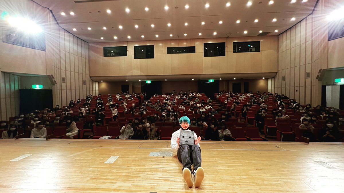 rpg_robot's tweet photo. アメリカ　ハワイから帰ってきて
関西の看護系の学校さんで講演ショー。

あっ…ビデオ記録すんの忘れた😂
協力してくれたやまちゃん面白かった笑😭 https://t.co/9ynkvmMwrF