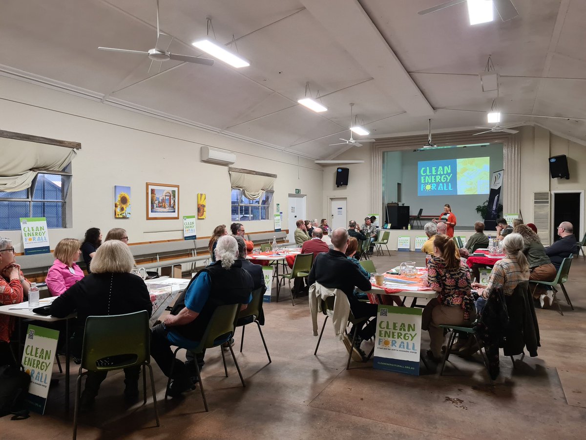 Latrobe Valley community gathering tonight having conversations about #CleanEnergyForAll @Yes2Renewables #renewableenergy