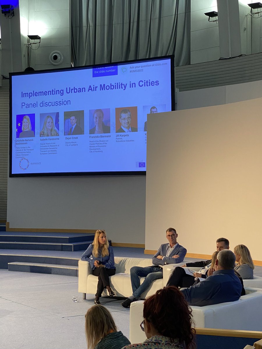 franguaspare's tweet image. Implementation Urban Air Mobility in Cities: @ivandoorne DG MOVE remind  that nothing will be done without the commitment of the citizens #UMD2022