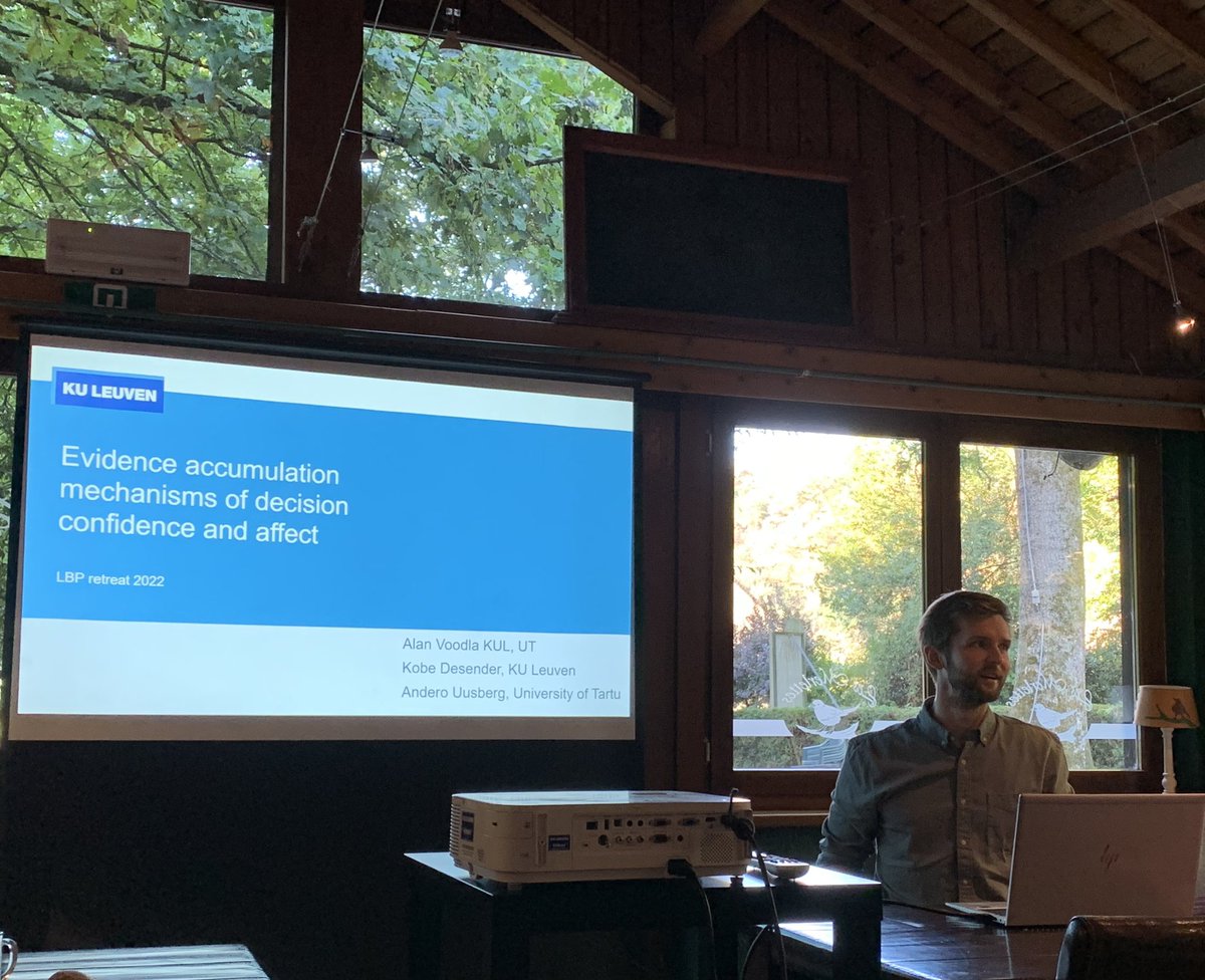 Last day of retreat starts with <a href="/KobeDesender/">KDesender</a> ‘s lab! 🧠 Presenting <a href="/VloeberghsRobin/">Robin Vloeberghs</a> <a href="/PierreLeDenmat1/">Pierre Le Denmat @pierreledenmat.bsky.social</a> <a href="/voalan3/">Alan Voodla</a> 💪🏻