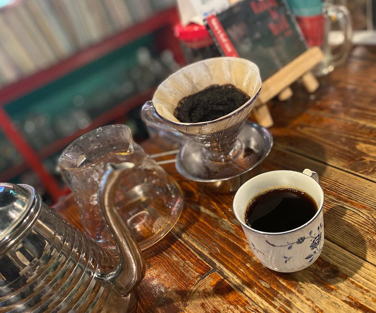 FALCON_NONDRAGS's tweet photo. 今日のレコードは1964年リリース ザ ・ヴェルヴェッツでLet The Good Times Roll♪
今日の珈琲は🇧🇷☕️
開店。
#アナログ #レコード #12インチ#80s #80smusic #50s #60s #oldies #fifties #soul #doowop #royorbison #joemelson #barstingray https://t.co/HWufZdW6lz