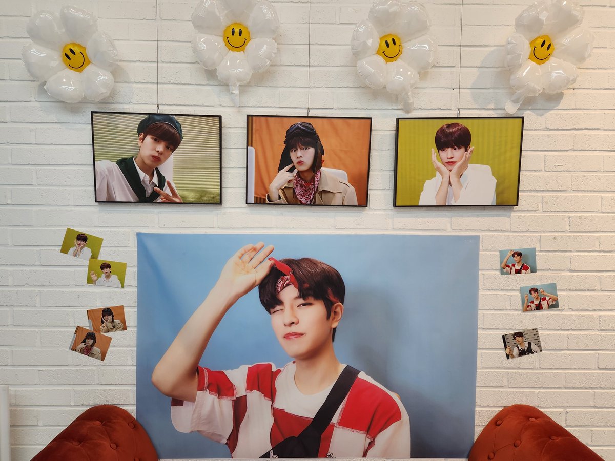 happy_skids's tweet photo. #승민이와_함께_아름다운_추억
#Beautiful_Memory
너무 아기자기 귀엽고 예쁘게 꾸며져있었어요
아보카도 케이크 너무 귀여웠구
특전도 와방방 많이 줘서 행복 그자체였습니다..💕
뽁아리와 킹름이가 함께 승민이 생일 축하해주고 왔어용 https://t.co/NKEJcg3LpS
