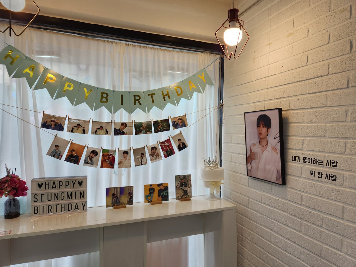 happy_skids's tweet photo. #승민이와_함께_아름다운_추억
#Beautiful_Memory
너무 아기자기 귀엽고 예쁘게 꾸며져있었어요
아보카도 케이크 너무 귀여웠구
특전도 와방방 많이 줘서 행복 그자체였습니다..💕
뽁아리와 킹름이가 함께 승민이 생일 축하해주고 왔어용 https://t.co/NKEJcg3LpS