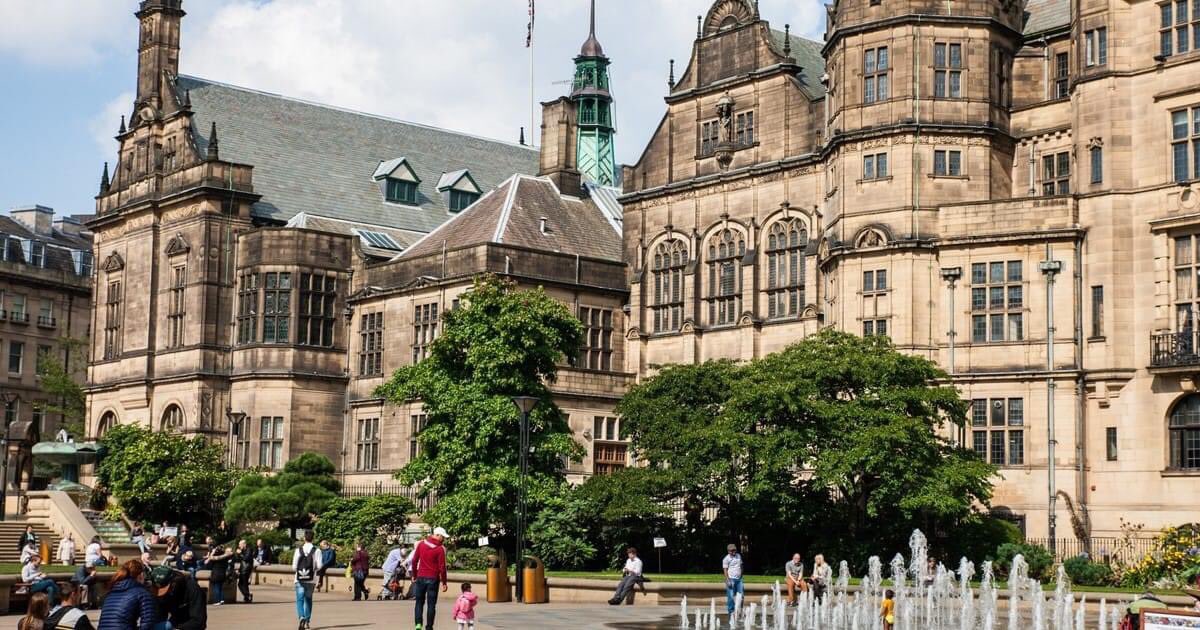 SheffLabour's tweet photo. Labour calls for freeze on council recruitment to £100,000 salary jobs – but Liberal Democrat and Green councillors block it!

1/11 https://t.co/CmivRrhTPG
