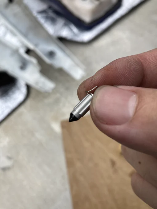 変形したフロートバルブ新品&amp;バルブシートも全部交換 
