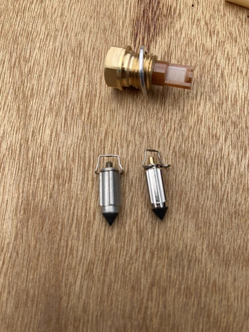 変形したフロートバルブ新品&amp;バルブシートも全部交換 