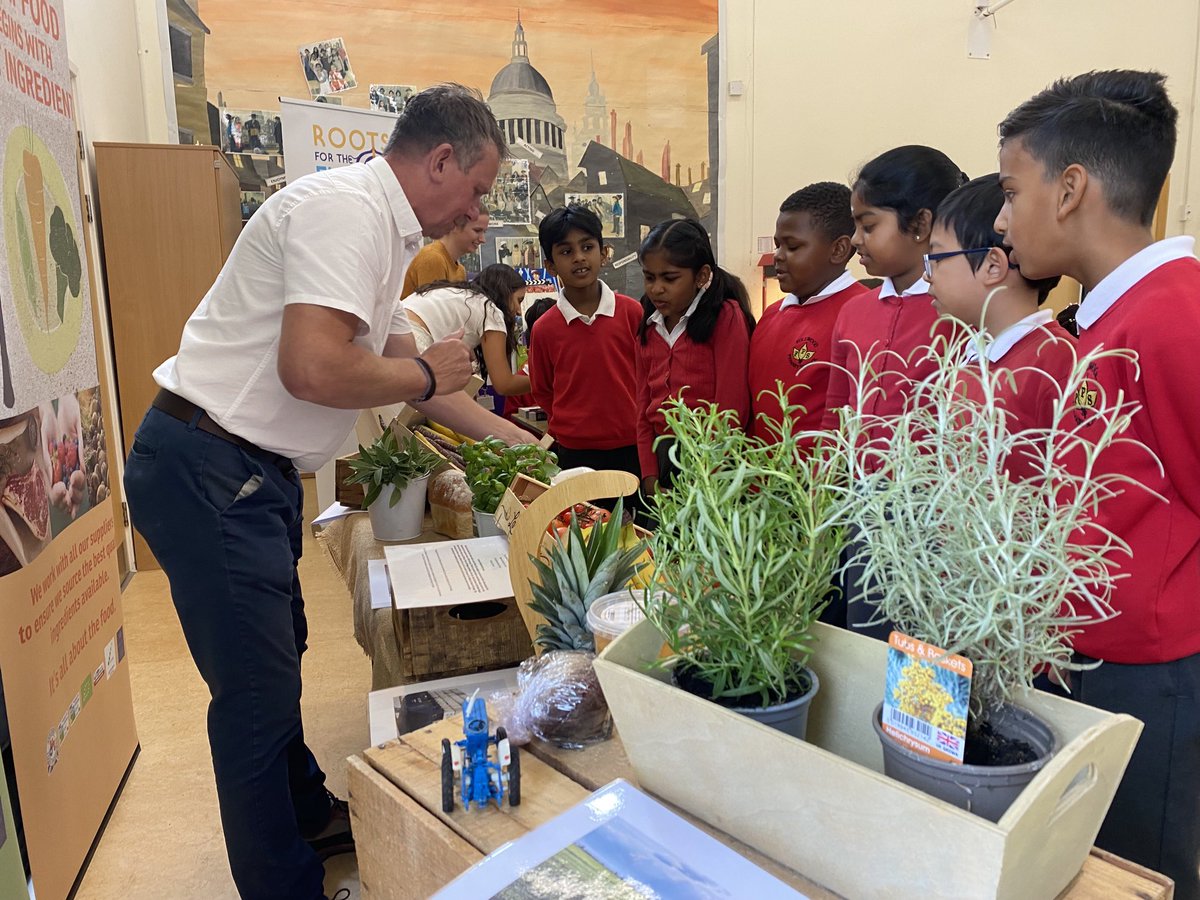 Great to be launching our new Roots To The Future programme today. First session underway. Learning all things heritage carrots !! #BritishFoodFortnight ⁦<a href="/ISS__UK/">ISS UK</a>⁩ ⁦<a href="/ISS_Education/">ISS Education</a>⁩ ⁦<a href="/LoveBritishFood/">Love British Food</a>⁩ ⁦<a href="/JeanetteOrrey/">Jeanette Orrey MBE</a>⁩