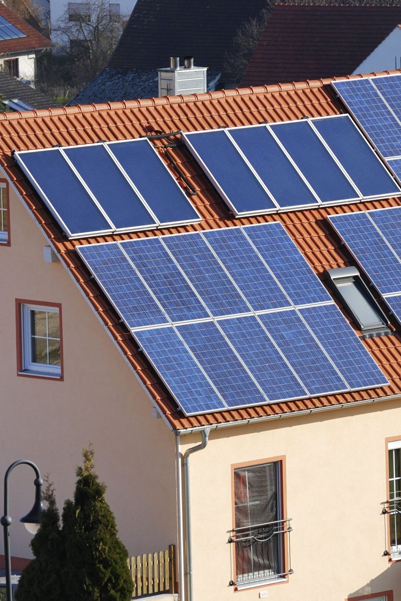 BeysolarH's tweet photo. Beysolar Positioning a solar battery
#solarpanels #Solarpunk #solarenergy #solareclipse #solarchain #SolarOrbiter #SolarSunShineSmileStory #solarlights #solarwaterpump #SolarStreetLights https://t.co/Hpt75Pwzrr