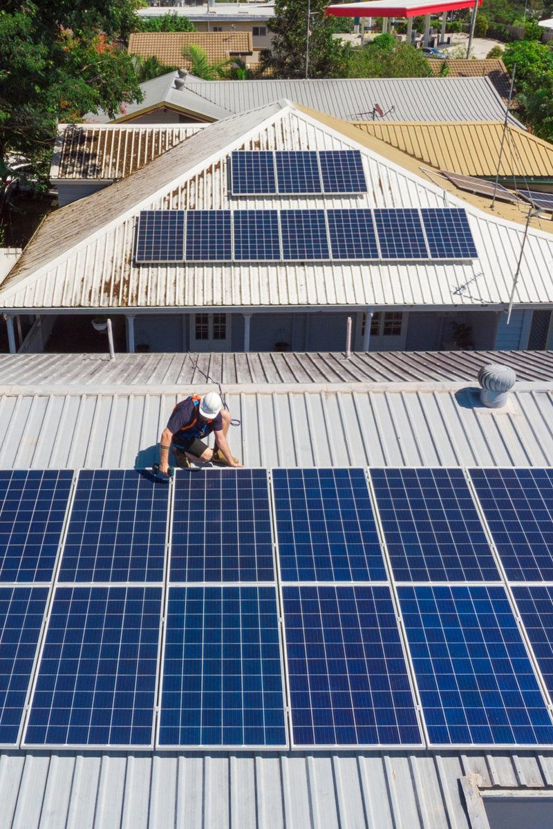 BeysolarH's tweet photo. Beysolar Positioning a solar battery
#solarpanels #Solarpunk #solarenergy #solareclipse #solarchain #SolarOrbiter #SolarSunShineSmileStory #solarlights #solarwaterpump #SolarStreetLights https://t.co/Hpt75Pwzrr