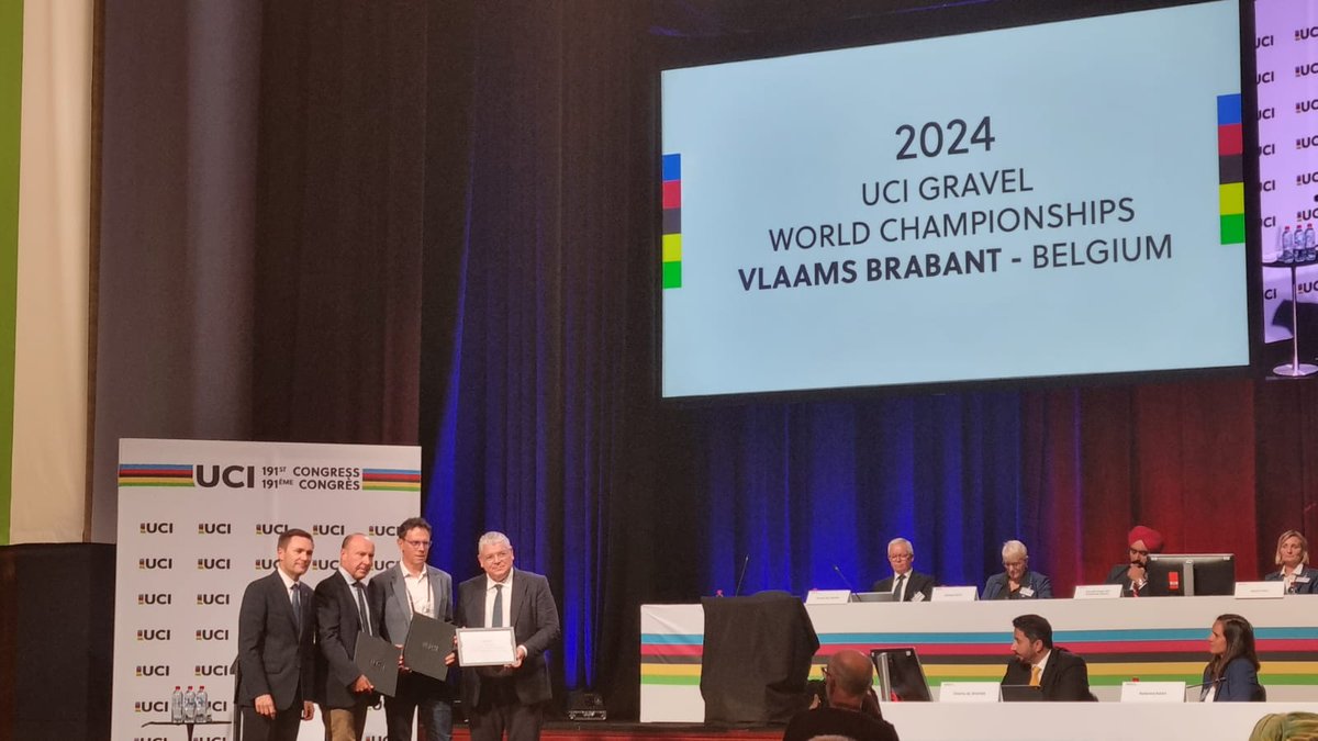 BELCycling's tweet photo. 2 more UCI World Championships are coming to Belgium! 🇧🇪🌈

👉 @vlaams_brabant will host the 2024 UCI Gravel World Championships
👉 @stadronse will host the 2025 UCI Paracycling World Championships

#HomeOfCycling https://t.co/eVJUVr8Mzc