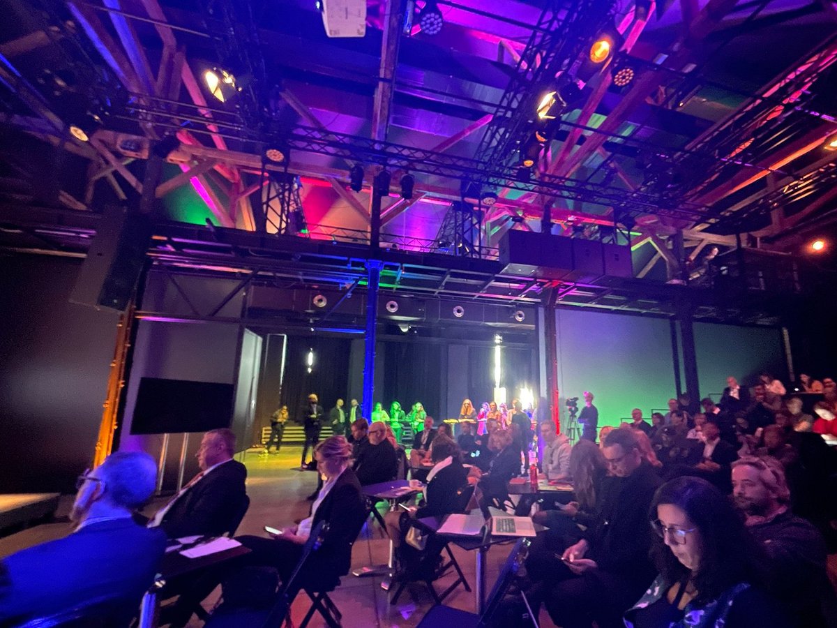 CreativeFed_EU's tweet image. Our first speaker at #ECIS22, @MEP_Ehler, is framing the role of #creative ecosystems in the #transformation of #European economy &amp;amp; society:

»#CCIs can contribute to re-shape the ways policies are received, as well as impact the spatial &amp;amp; environmental design of our societies.«