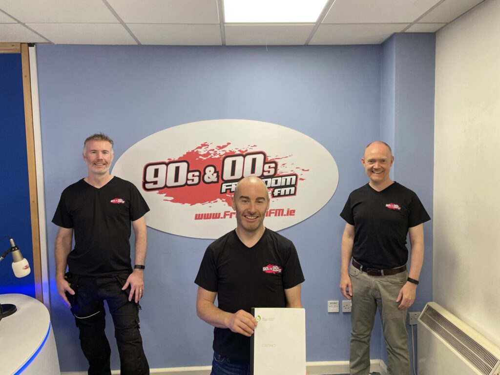 RadioTodayIE's tweet photo. Freedom FM is to make a return to the FM band this week with eight transmitters across Ireland https://t.co/sF8wjetAu5 https://t.co/EeDQ11yhzz