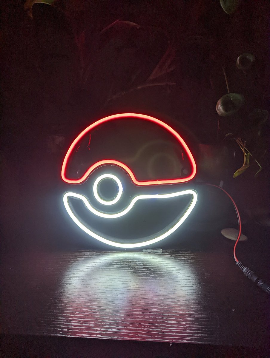 I made a Pokeball neon sign with LEDs!

Twincitiesglowshop.etsy.com

#neon #fanart #neonlights #light #etsy #smallbusiness #vaporwave #monster #pokemon #anime #gaming #art #artist