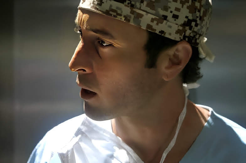 AlohaIndigoGirl's tweet photo. #ThreeRiversThursday #AlexOLoughlin π #DrAndy https://t.co/QDXAtBfVyO