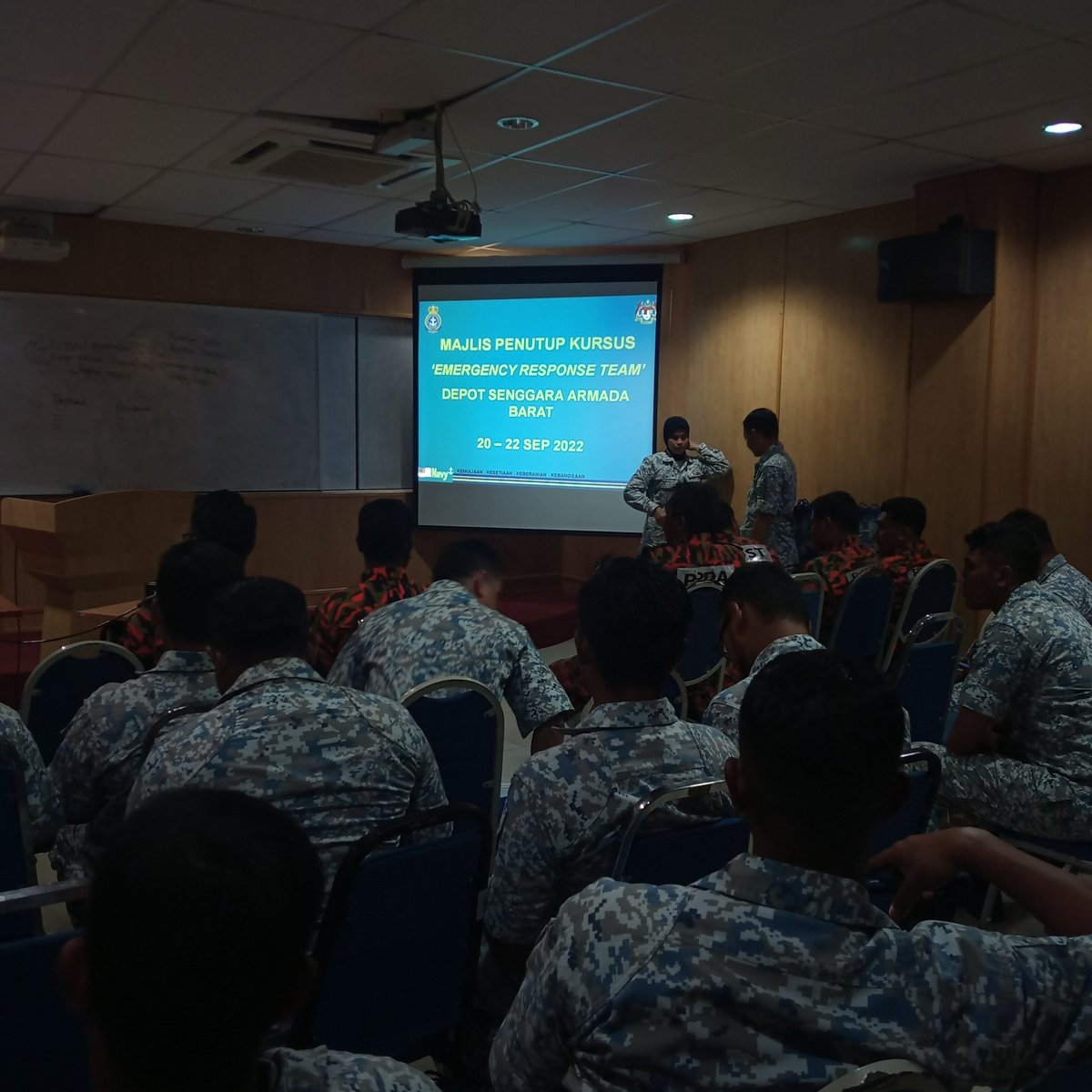 DepotBarat's tweet photo. Kursus Emergency Response Team (ERT) DSAB oleh Akademi Bomba dan Penyelamat Malaysia Wilayah Utara Tronoh Perak
20-22 Sep 22
#Finalday
#ISO450012018
#5BINTANG
#KDSIS1503
#TLDMBOMBAMALAYSIABERPIASAHTIADA https://t.co/4XT7PdrGjT