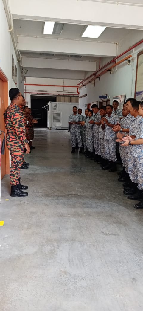DepotBarat's tweet photo. Kursus Emergency Response Team (ERT) DSAB oleh Akademi Bomba dan Penyelamat Malaysia Wilayah Utara Tronoh Perak
20-22 Sep 22
#Finalday
#ISO450012018
#5BINTANG
#KDSIS1503
#TLDMBOMBAMALAYSIABERPIASAHTIADA https://t.co/4XT7PdrGjT