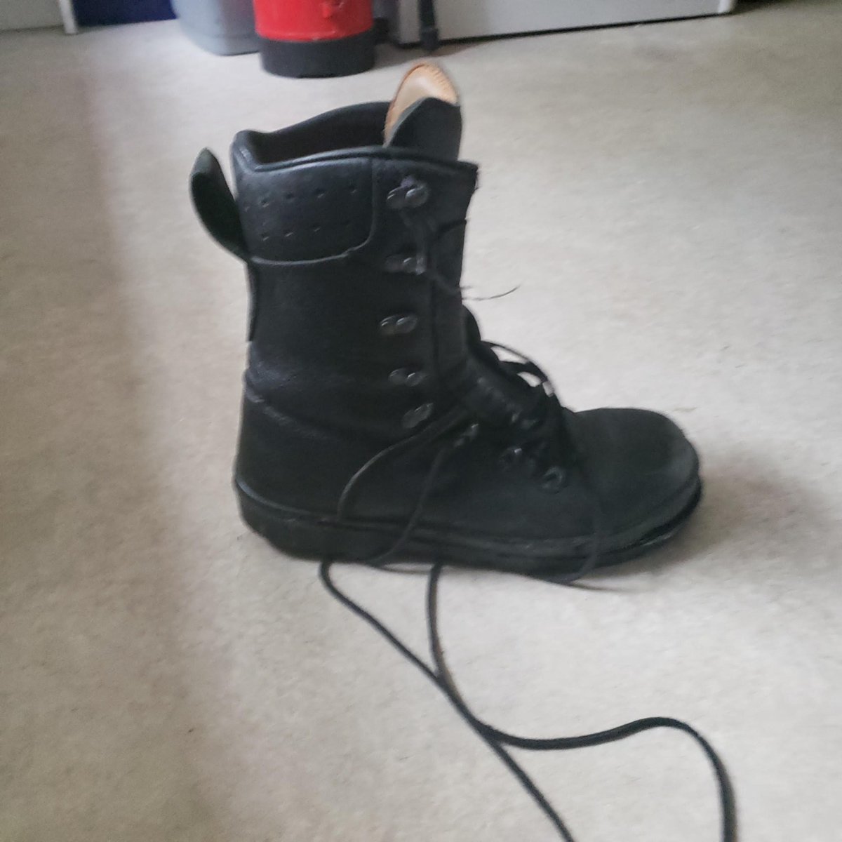 IS THIS YOUR BOOT?
#freetheboot

Our good friend Susan has found a rucksack in Birmingham with boots she describes as "wonderful" and "in great condition".

The only identifying item in the bag?
A Full Tilt Collective sticker!

Which fan does this belong to?

PLEASE SHARE!