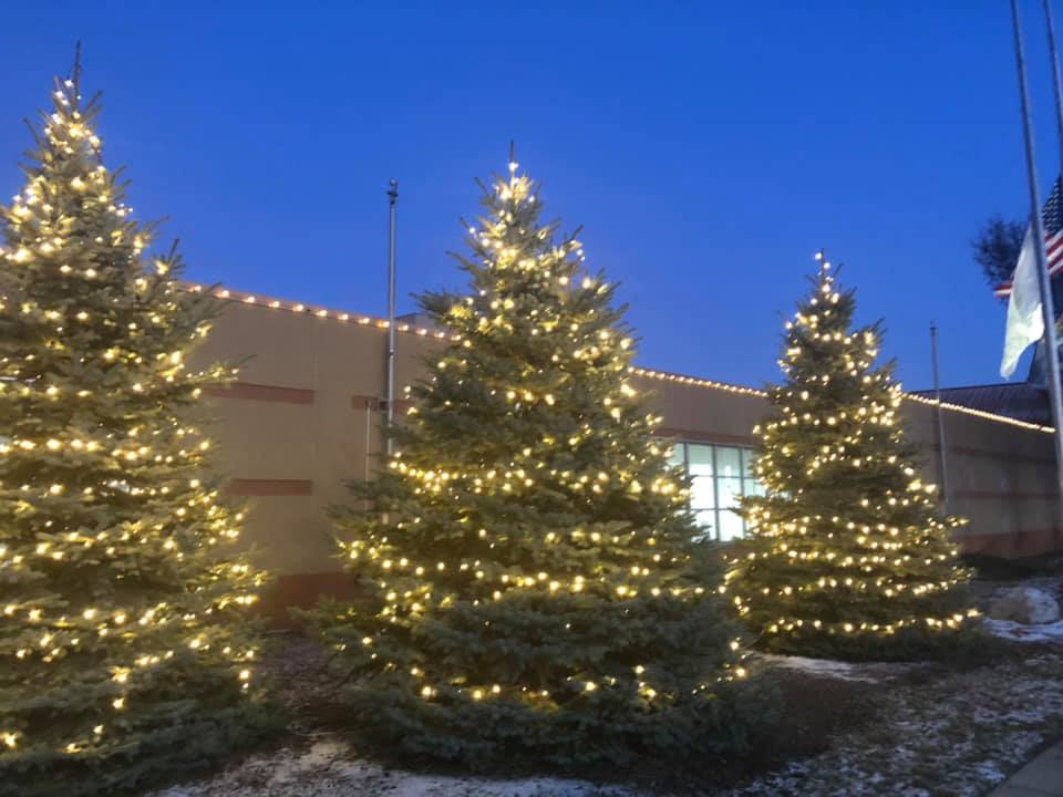 KenowaHills's tweet photo. Walker Winter Fest returns Thursday, Dec. 1st from 5:30 to 7:00 pm at Walker Ice and Fitness Center. Enjoy pictures with Santa, skating, hot cocoa, reindeer, and live music from the KHHS Band! See details at https://t.co/vLyNfZcmQl. #WalkerMI #CommunityEvent #KnightPride https://t.co/2fisrWBtW8