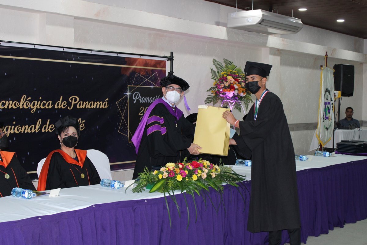 UTPCocle's tweet photo. Imágenes de la Ceremonia de Graduación de las Promociones 2019, 2020, 2021 del Centro Regional de la Universidad Tecnológica de Panamá, en Coclé.
.
#promo2019 #promo2020 #promo2021 #crcocle #utpcocle #graduacionesutp #vidautp 
.
Web https://t.co/LZYmOhhbCi https://t.co/tMP9WddSyO
