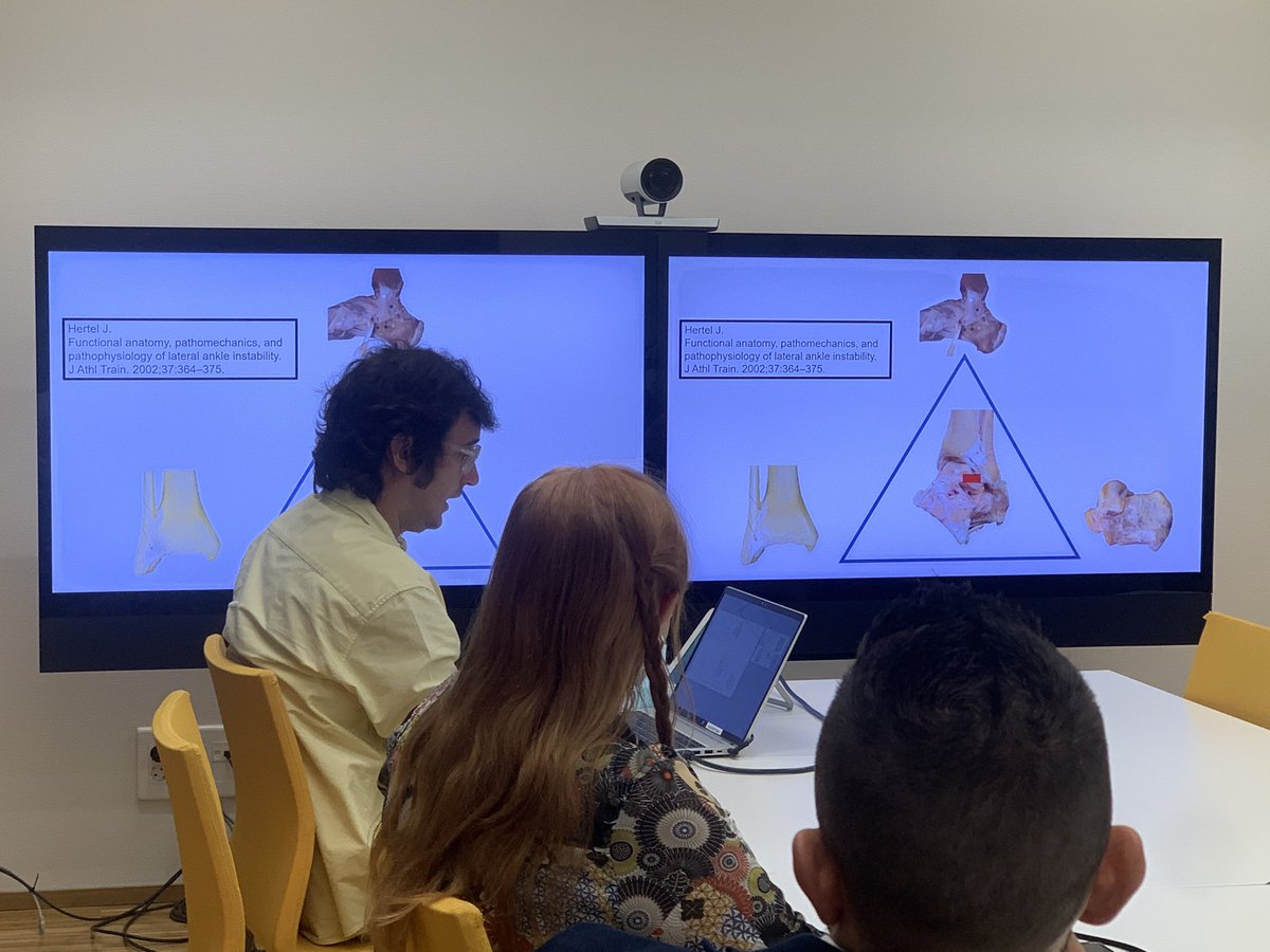 Enhorabuena <a href="/Nachokelly/">Nacho</a> por presentarnos una gran sesión de servicio esta mañana. Llegó la hora de repasar conceptos relacionados con la inestabilidad de tobillo, tan frecuente en nuestra sociedad, cada día más activa y deportista 🏃🏼‍♀️🏃🏻 #somoscotvillalba en <a href="/Hosp_Villalba/">Hospital de Villalba</a>
