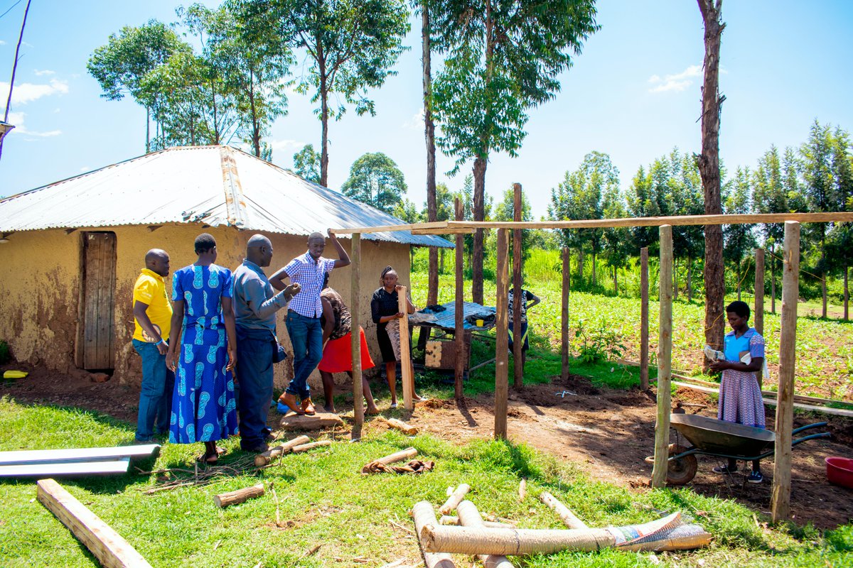 LVCTKe's tweet photo. LVCT Health through its Determined, Resilient, Empowered, AIDS-free, Mentored and Safe (#DREAMS) program is engaging Agricultural Extension Officers from the Kenya Industrial Research Development Institute #KIRD to mentor the program beneficiaries enhanced agribusiness activities https://t.co/pLPibH0vl1