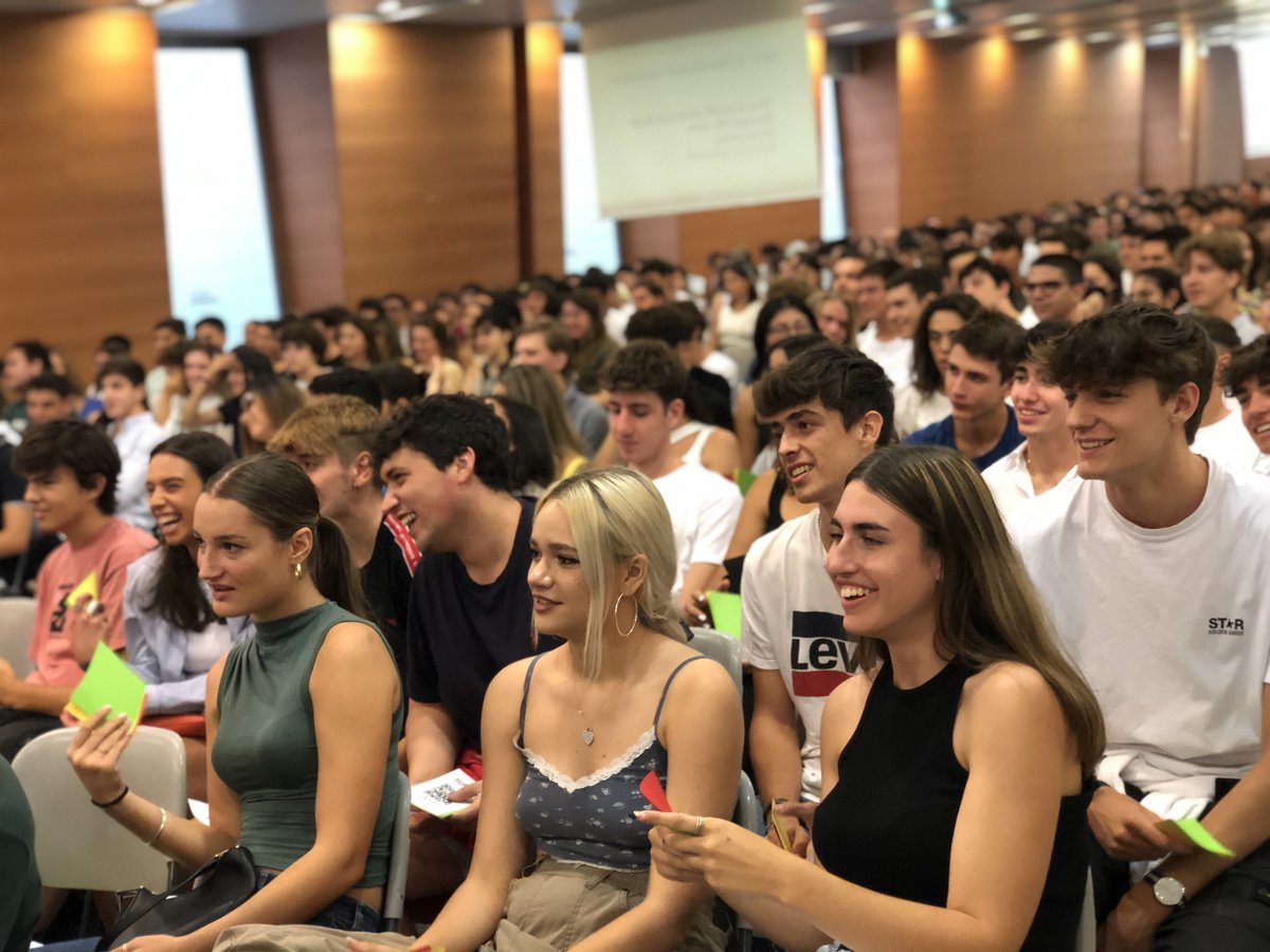 LaSalleCat's tweet photo. El curs 22-23 ha començat a La @LaSalleBCN donant la benvinguda als més de 770 nous estudiants de grau a #LSWelcomeWeek La Salle Campus Barcelona afegeix 2 àrees de coneixement: la Facultat de Filosofia i el nou grau en Enginyeria de la Salut
#SomLaSalle #LaSalleURL #BeRealBeYou https://t.co/1L5pMh4O0o