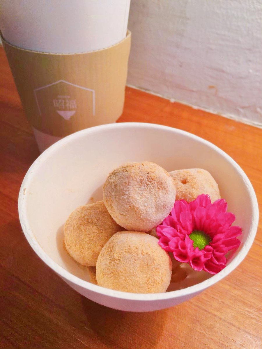 ksta_bs12's tweet photo. アンニョン👋
生徒会長ユナです👩🎓🧡
今日は、
韓国🇰🇷おしゃれcafe☕️
『#Sobok - #소복 』を紹介~~❣️
お店で人気のアイスクリーム🍦と
アイスボールを注文したんだけど、
見た目も凄く可愛くて🌸
美味しかったよー(*´༥`*)✨
気になる方は、
是非チェック✅してみてね〜🧏♀️💫 https://t.co/Sp3aK2HzHP