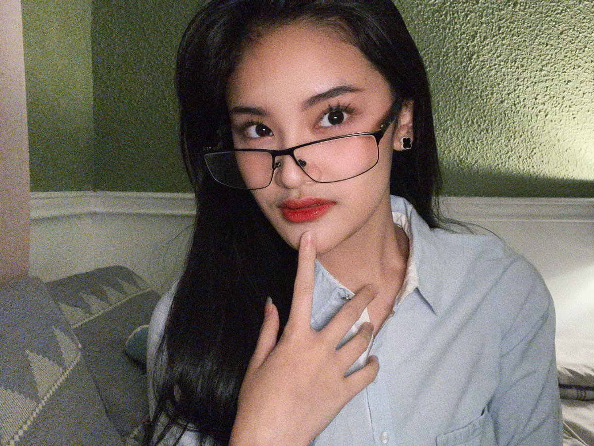 asheladz's tweet photo. kumpulin tugasnya https://t.co/cwMveBnAyV