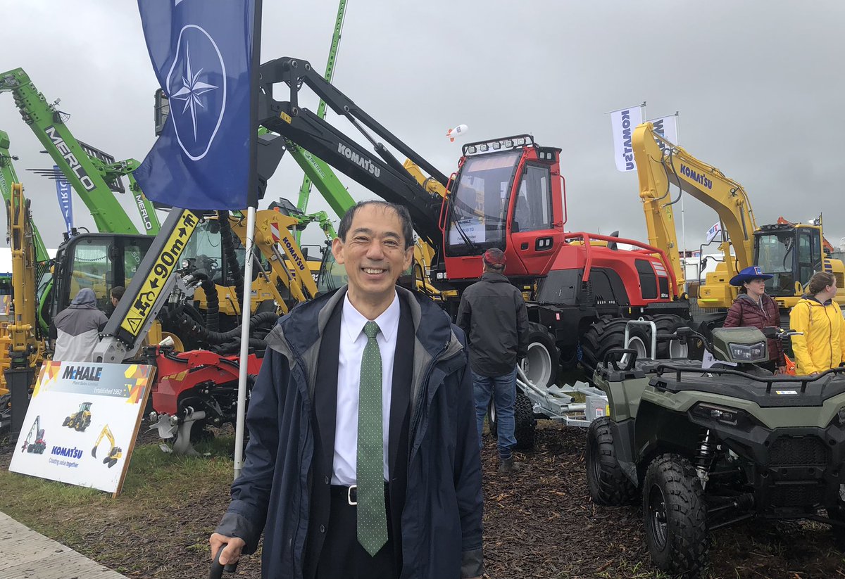 Delighted to participate to the National Ploughing Championship for the stand of @dfatirl. Great to witness the importance of agriculture & rural Ireland, and mingle with people. @brophytalks @JCGalway #Ploughing2022