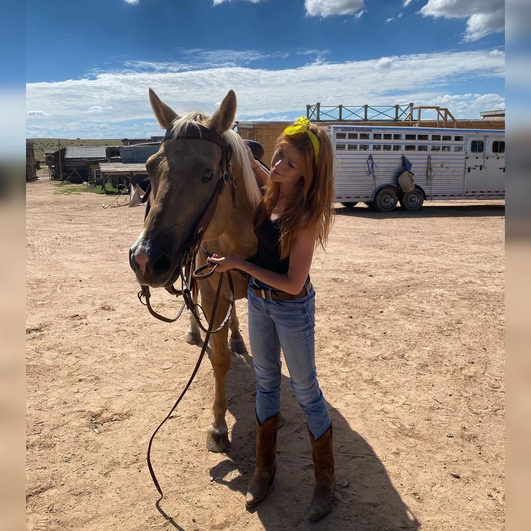 📸 New : Kat via Instagram and Twitter 🌻

<a href="/Kat_McNamara/">Katherine McNamara</a> ♥️